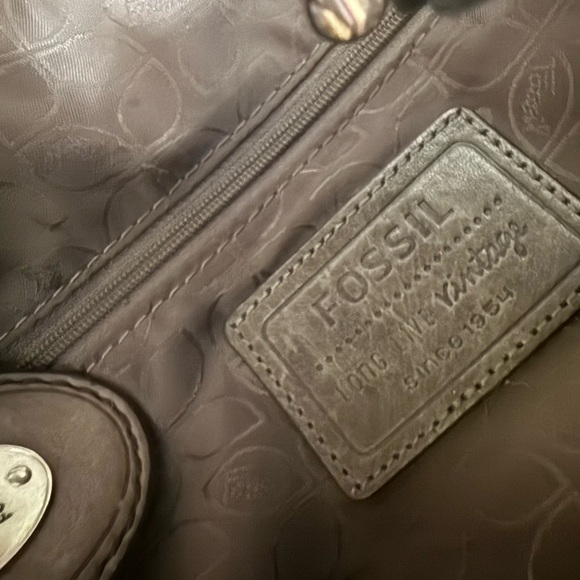 Fossil mint near new condition large Gray Leather Shoulder Bag/crossbody KEY - Picture 14 of 16